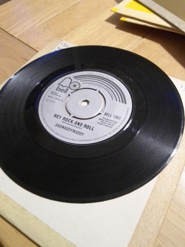 Showaddywaddy hey rock and - showaddywaddy.,
